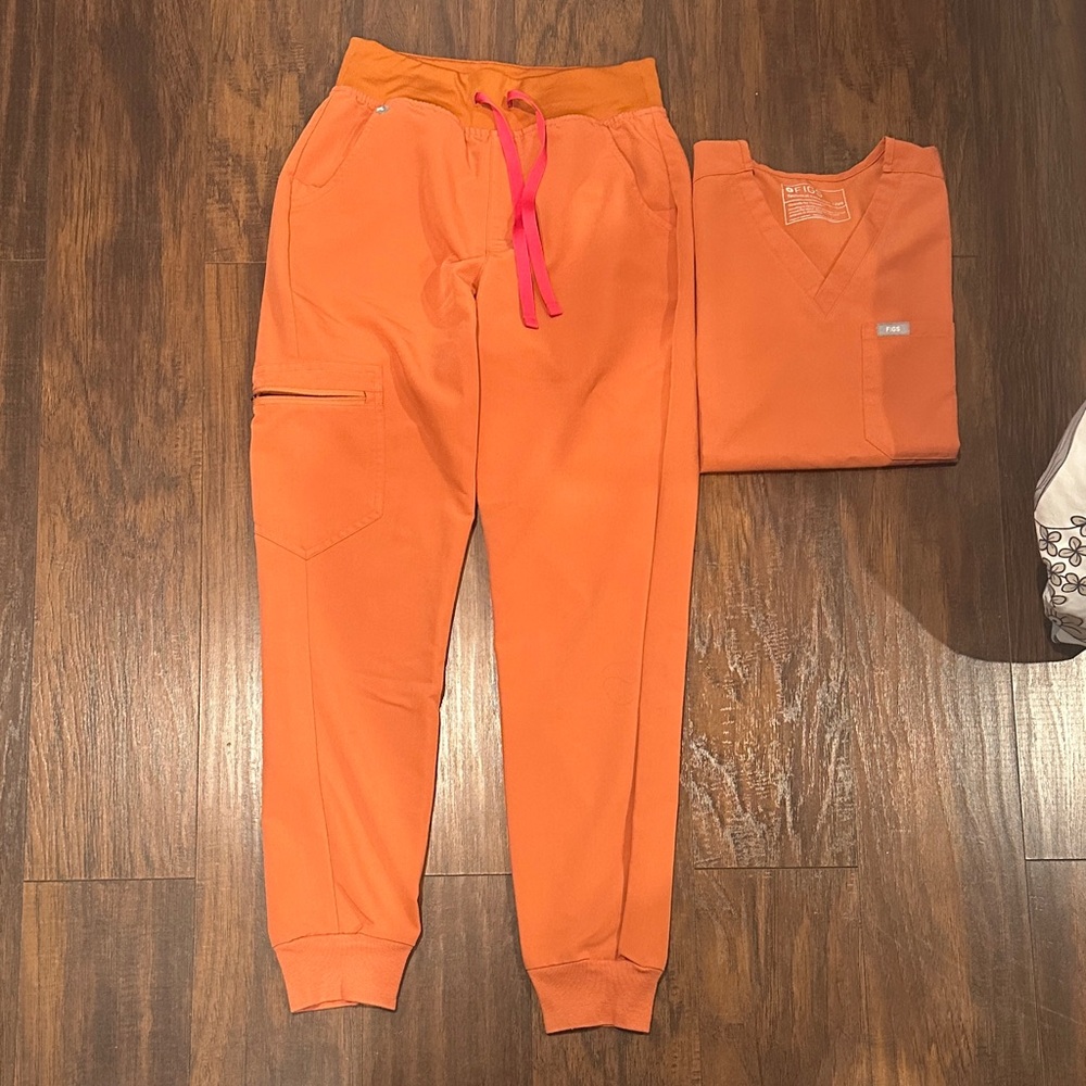 Figs( set) high waisted pants and shirt